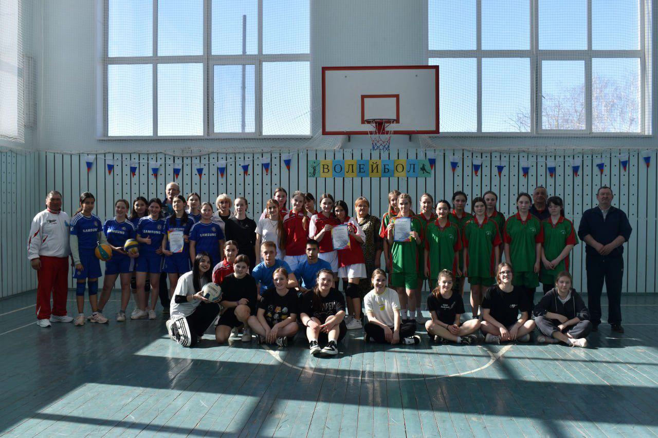 В БМО прошли соревнования по волейболу среди девушек сельских образовательных организаций Спартакиады ЭМР.